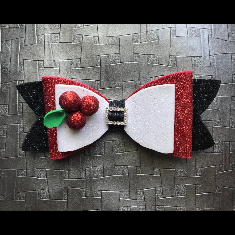 Read/white/black bows.